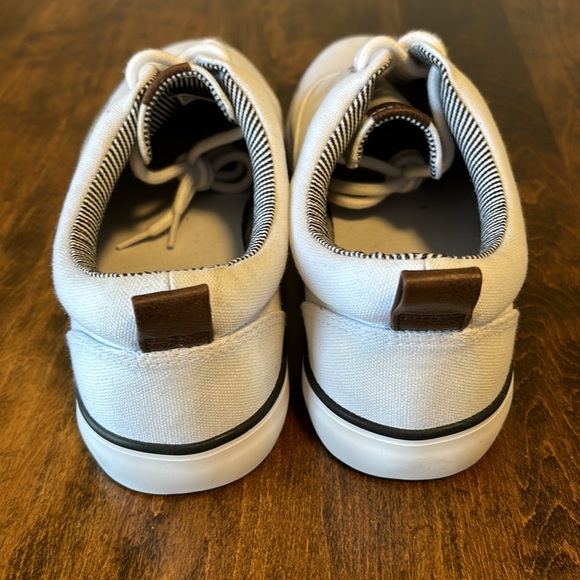 Men’s sneakers. - Picture 3 of 7